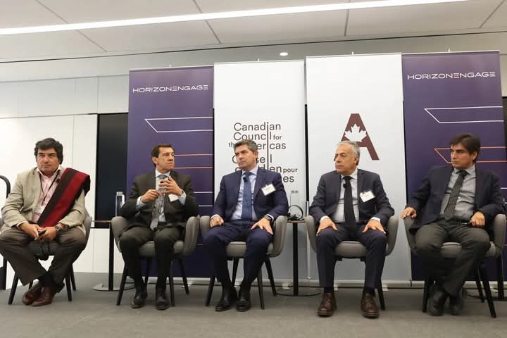 El Gobernador Sadir disertó en Canadá 