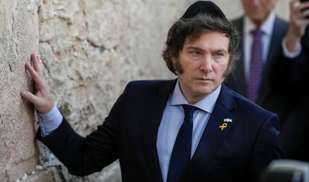 El Presidente suspendió su viaje a Israel