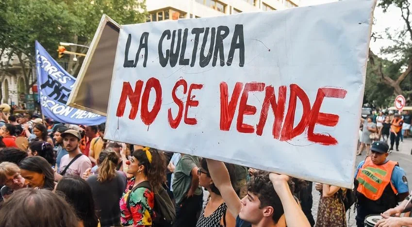 Convocan a un cacerolazo en contra del cierre del INT