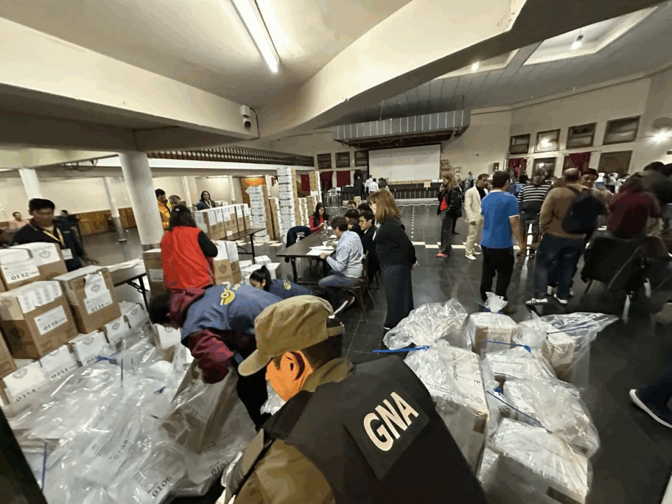 Denuncian irregularidades en el escrutinio definitivo