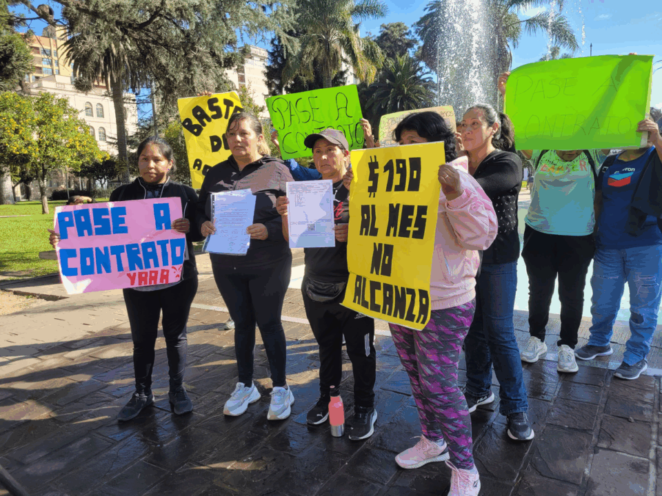 Capacitadores reclaman por mejoras salariales 