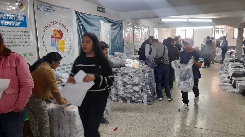 Este viernes se realiza el embolsado de las urnas 