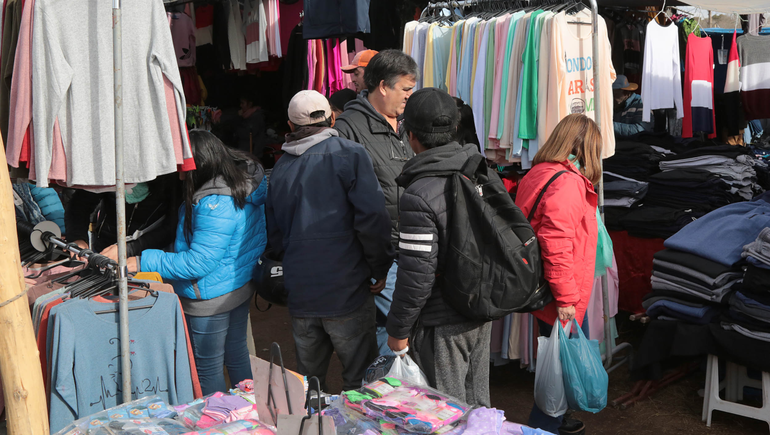 Empresarios piden medidas en contra del comercio informal 