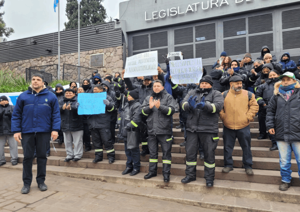 Inspectores de Tránsito profundizan su reclamo 