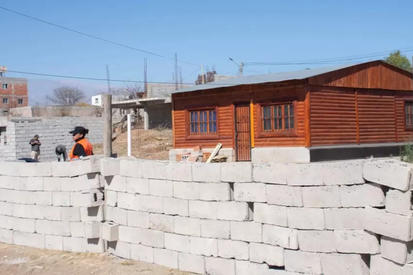 Denuncian venta ilegal de terrenos fiscales en Alto Comedero