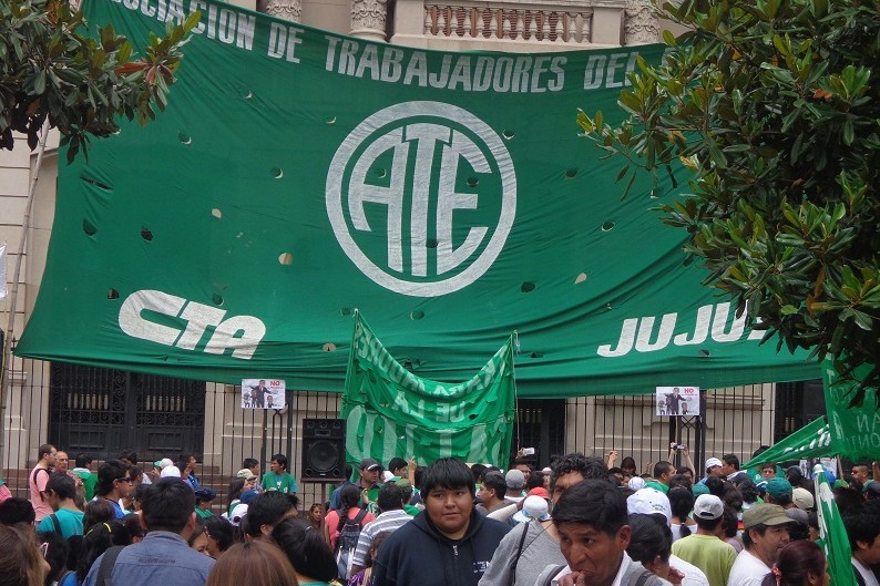 Piden la incorporación a planta permanente de trabajadores municipales