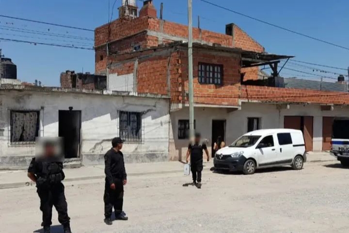 Encontraron sin vida a la madre del joven que se tiró desde el puente San Martín 