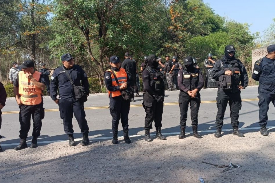 Fuerte operativo policial en la Ruta 53 de Las Pampitas  Fuerte operativo policial en la Ruta 53 de Las Pampitas