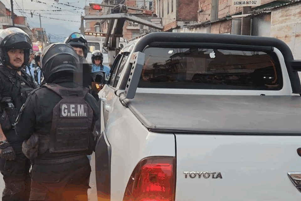 Agredió a un inspector de tránsito y fue detenido  Agredió a un inspector de tránsito y fue detenido