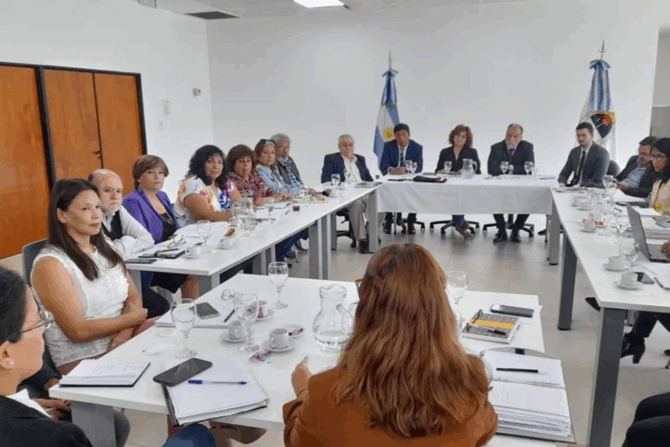 El Gobierno de Jujuy ofrecería un 4% de aumento y un bono de fin de año