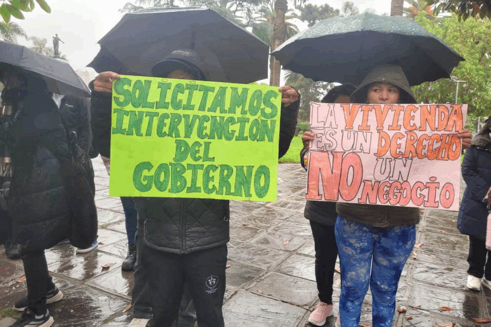 Vecinos de Monterrico denuncian posibles desalojos 