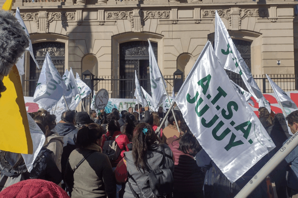 Trabajadores de la Sanidad exigen mejoras salariales 
