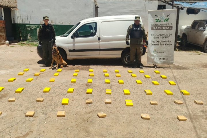 Decomisaron más de 50 kilos de cocaína en la RN34 