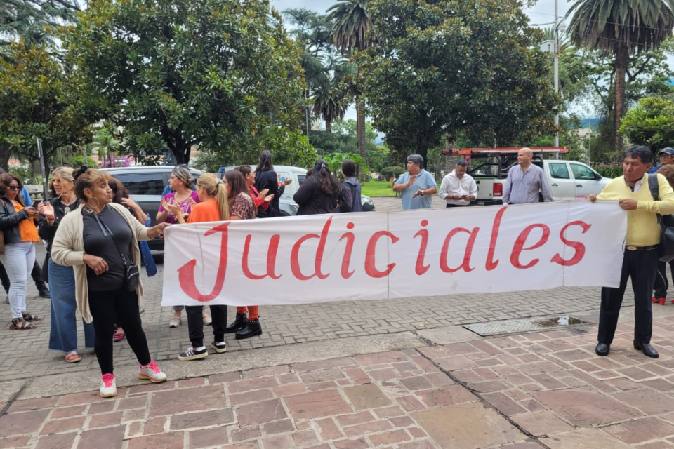 Judiciales denuncian que fueron excluidos del bono 