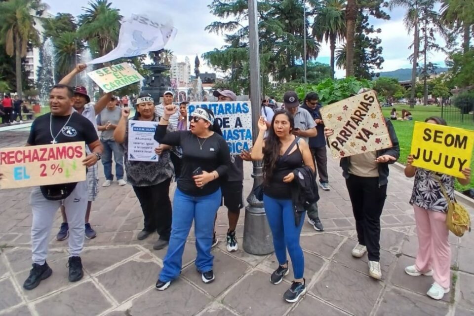 Reclaman reapertura de paritarias y denuncian despidos 