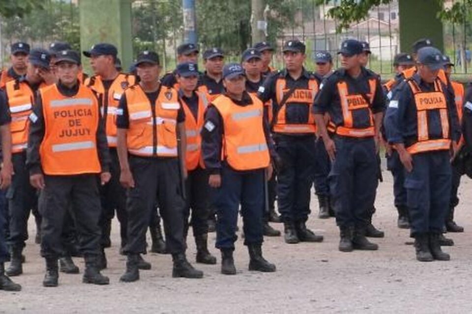 Familiares de policías convocaron a una marcha 