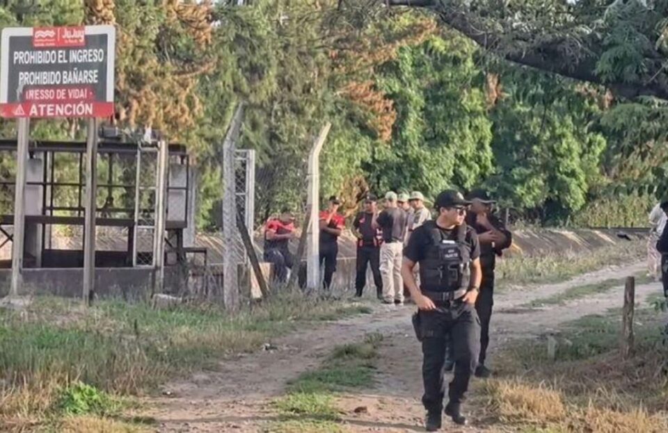 Encontraron un cuerpo en un canal de Perico 
