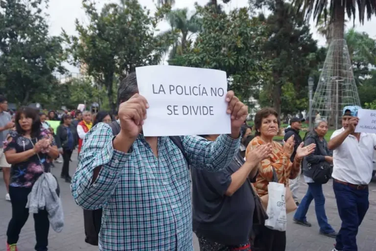 Familiares de policías convocaron a una nueva marcha 