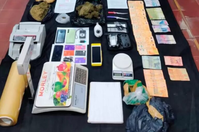 Detuvieron a dos personas con más de 10 kilos de estupefaciente