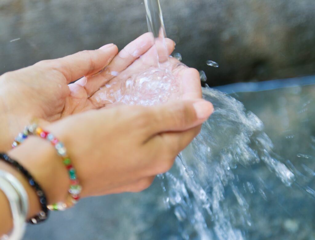 Más de la mitad de la población carece de agua, gas o cloacas 