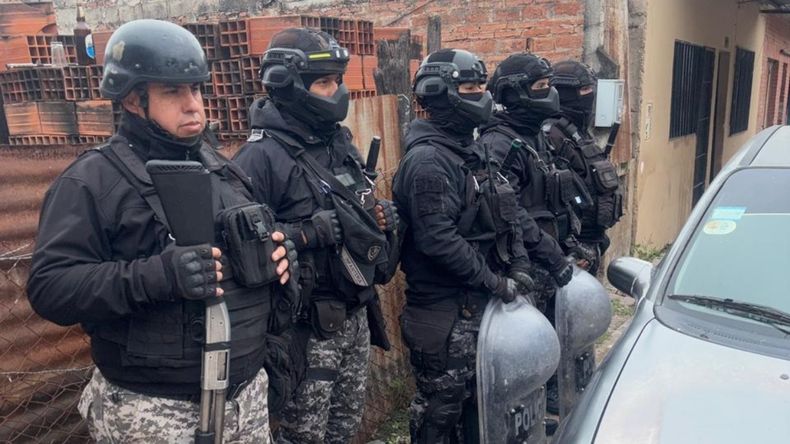 Por una causa de explotación sexual de menores allanaron 4 casas 