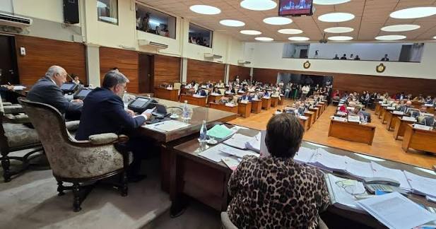 Crecen el reclamo por la falta de sesiones en la Legislatura