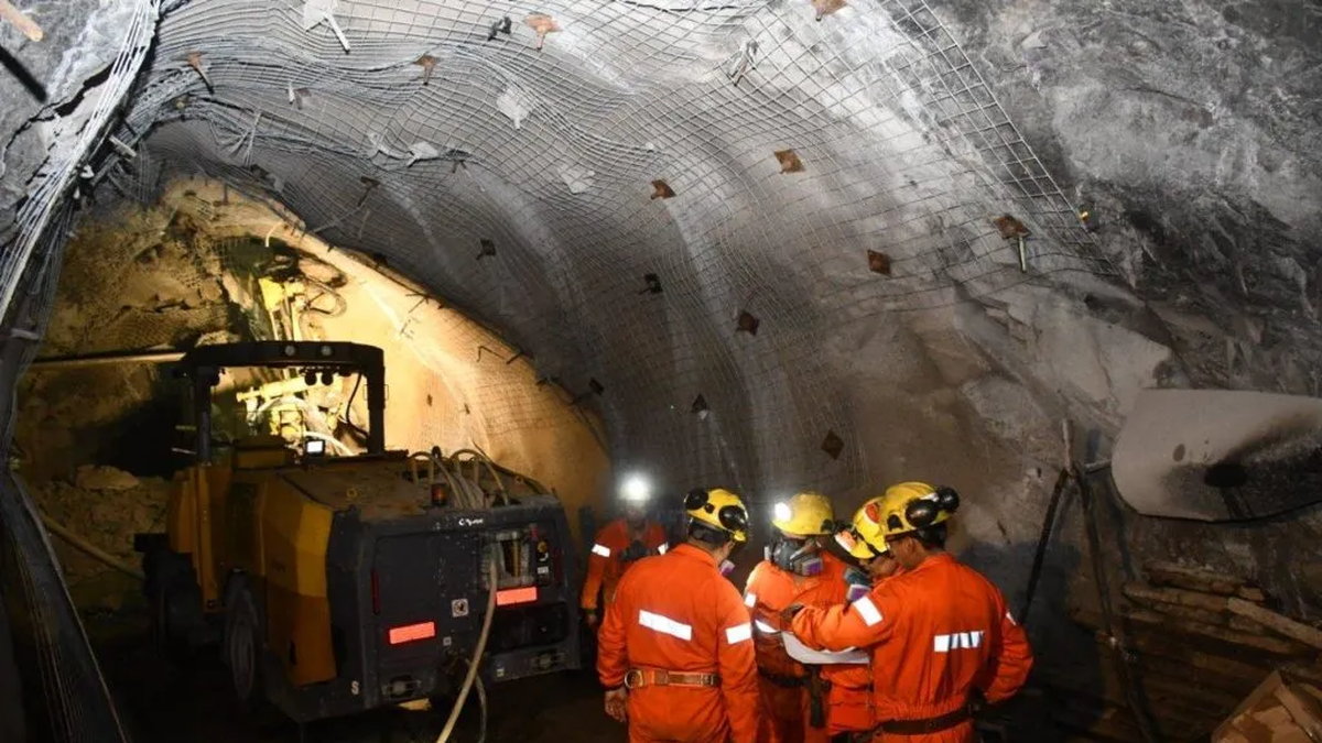 Mineros en huelga por la falta de medidas de seguridad 