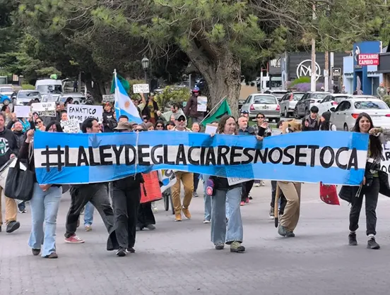 Convocan a marchar en contra de la Ley de Glaciares 