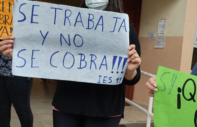 Docentes de los IES denuncian falta de pago 