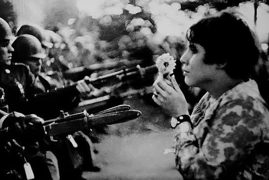Hoy 24 de mayo, Día Internacional de la Mujer por la Paz y el Desarme
