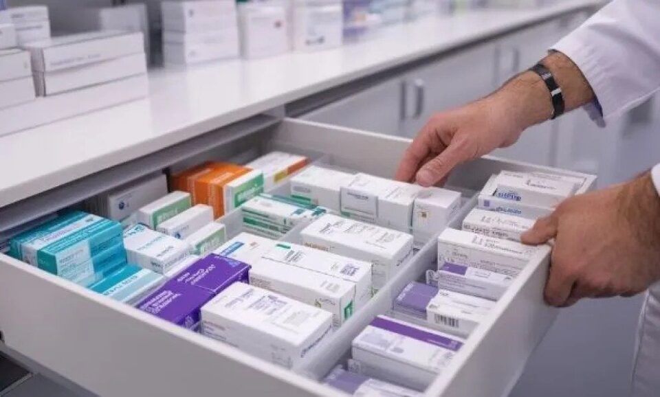 Advierten sobre caída en las ventas de medicamentos 