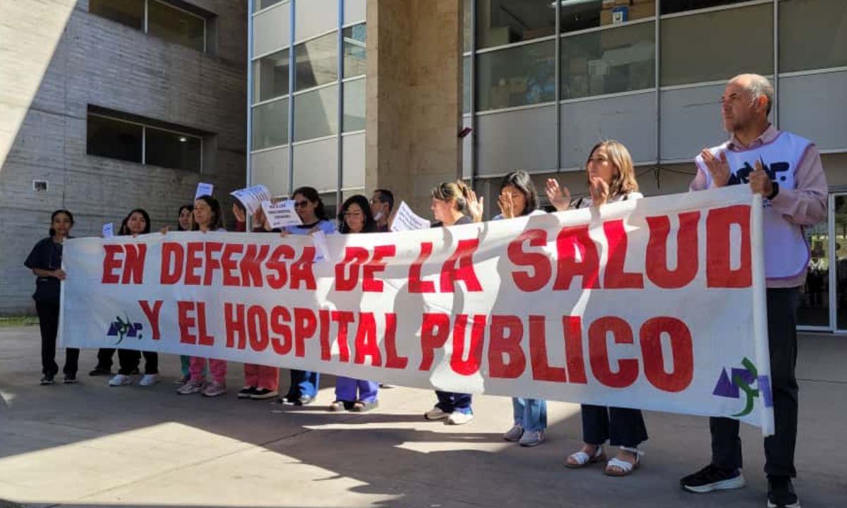 Profesionales exigen la apertura de Paritarias 