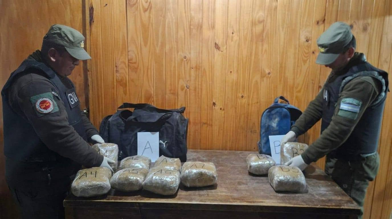 Encontraron una mochila con 10 kilos de marihuana en La Quiaca 