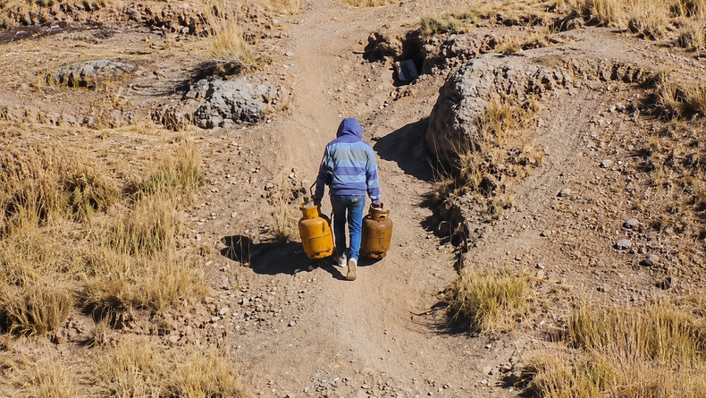 Denuncian contrabando de garrafas en la frontera 