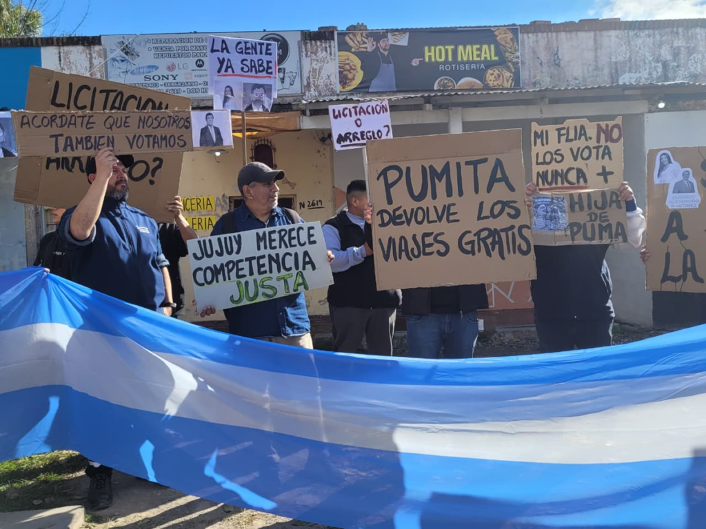 Trabajadores de Xibi Xibi se manifestaron en el Concejo Deliberante 