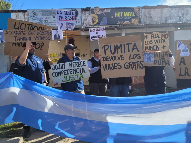 Trabajadores de Xibi Xibi se manifestaron en el Concejo Deliberante 