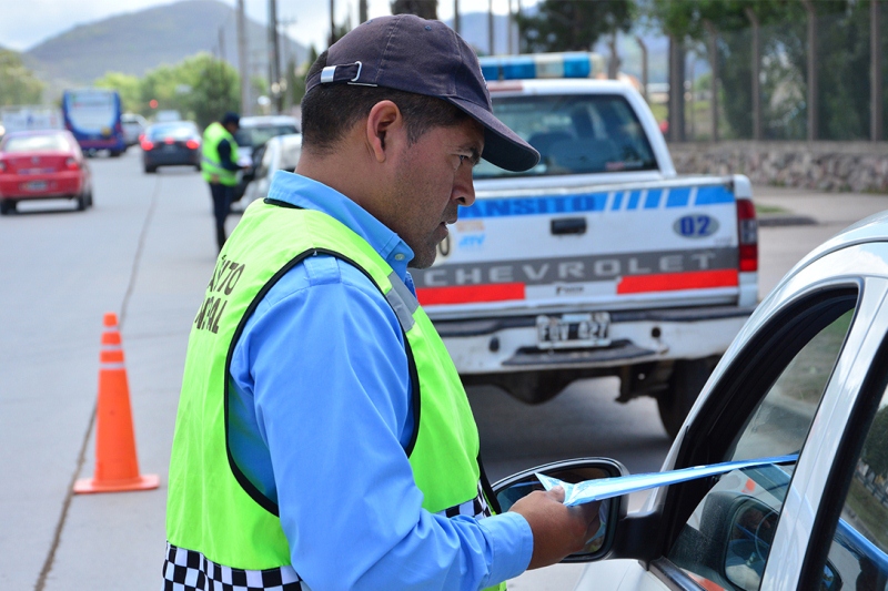Labraron 700 actas por infracciones viales