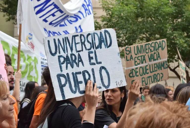 Docentes universitarios anunciaron un nuevo paro