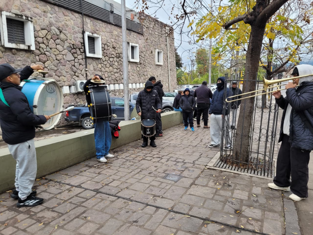 Trabajadores de Xibi Xibi continúan su reclamo