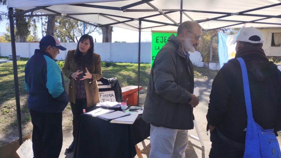 Por los tarifazos juntan firmas contra EJESA en Palpalá 
