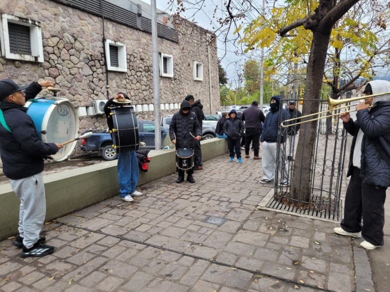 Trabajadores de Xibi Xibi continúan su reclamo