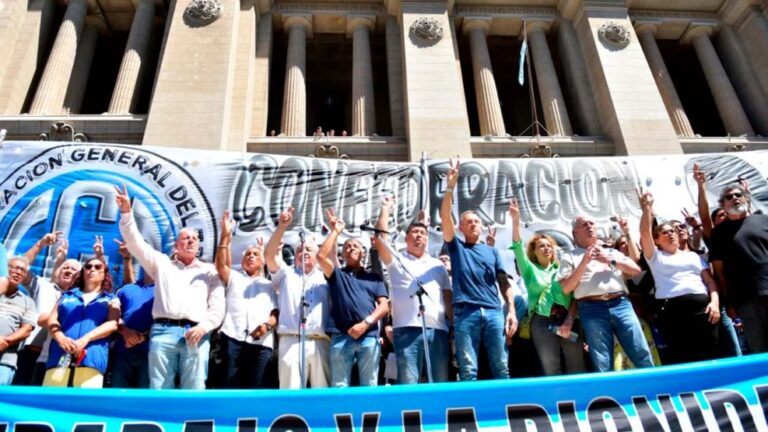 La CGT se moviliza y anunció un paro general 