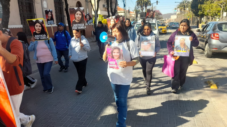 Marcha en contra de un femicida que pide prisión domiciliaria