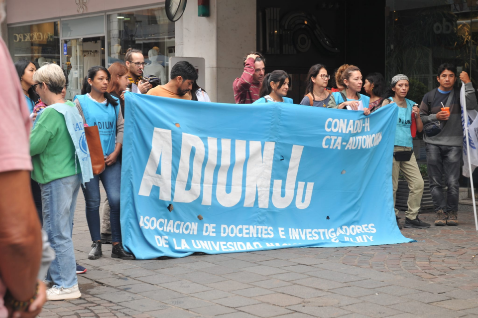 Comenzó el nuevo paro de ADIUNJu comenzó