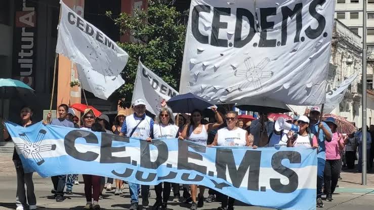 Docentes denuncian falta de respuestas salariales