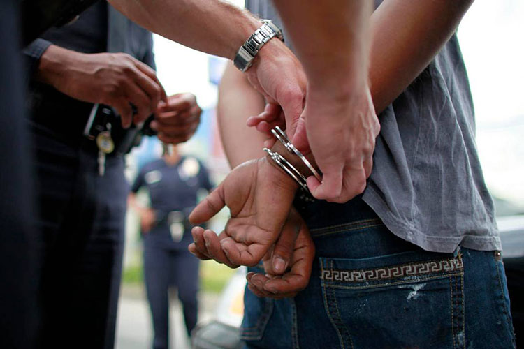 Acusado de abuso de menores fue detenido en la frontera 