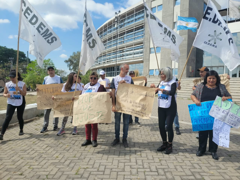 CEDEMS se manifestó frente al Ministerio de Educación 
