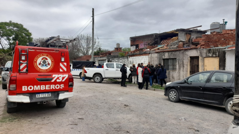 Dos cuerpos fueron hallados sin vida en el barrio Malvinas