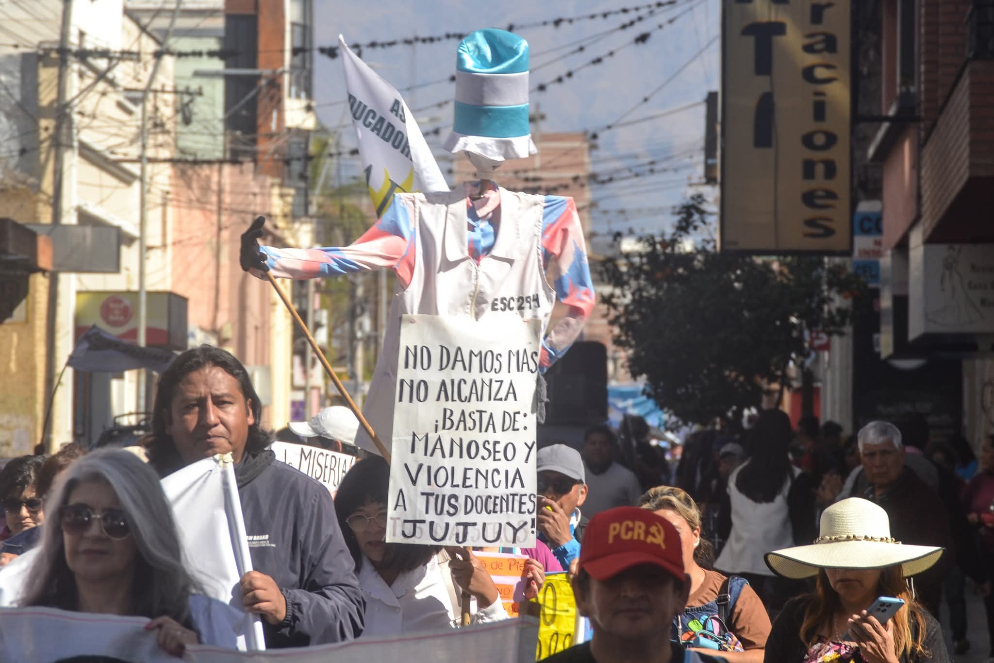 Docentes se movilizarán por descuentos en el pago de sueldos 