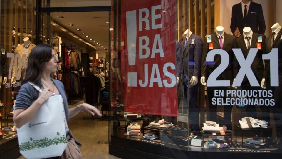 Caen las ventas minoristas y el crédito 